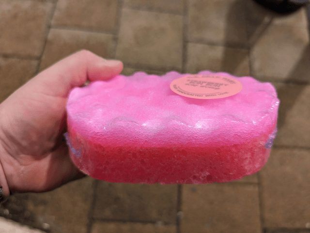 Strawberry Bon Bon Soap Sponge (150g)